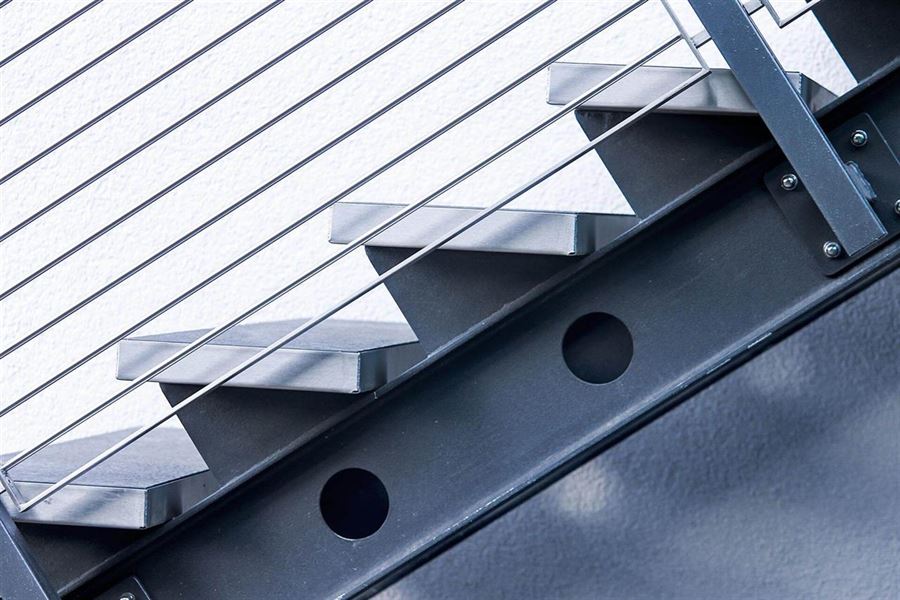 Find en stilren udendørs ståltrappe